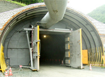 グラスウール充填